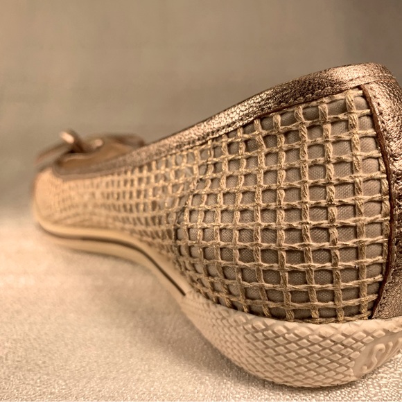 Stuart Weitzman gold & cream leather sneakers Mojave loafers obsessorize sole - Picture 14 of 15